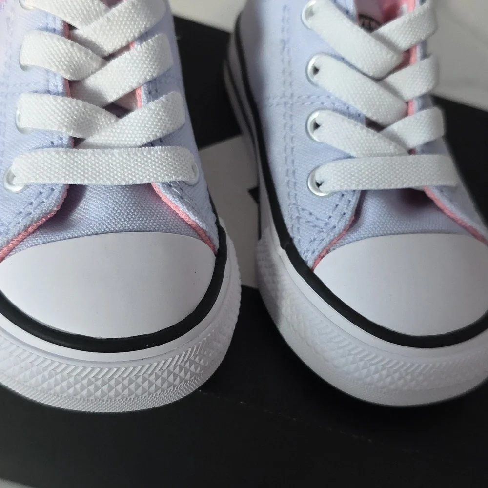 NEW Converse Chuck Taylor All Star Madisons - Size 5